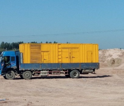 万山发电机出租如何判断柴油发电机冷却液是否需要更换？