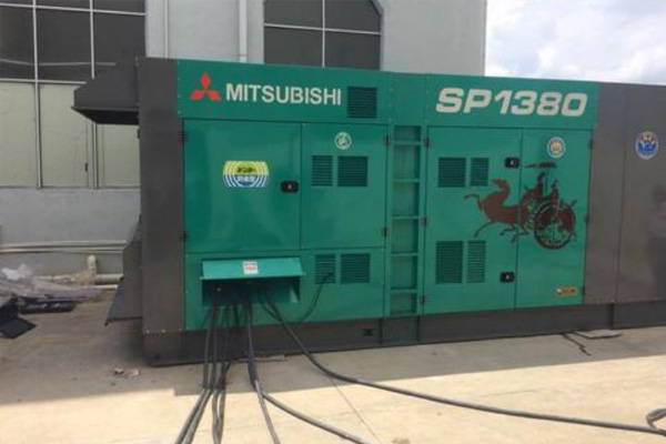 万山为什么有些柴油发电机组的输出电压可以调节？