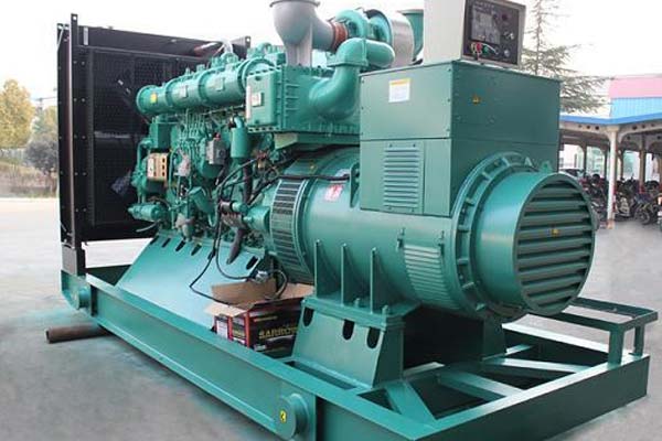 万山工厂发电机应急发电中如何优化燃油储备管理？