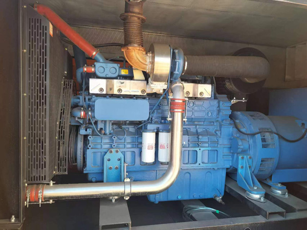 万山燃油消耗率与进气温度的具体关系是什么？